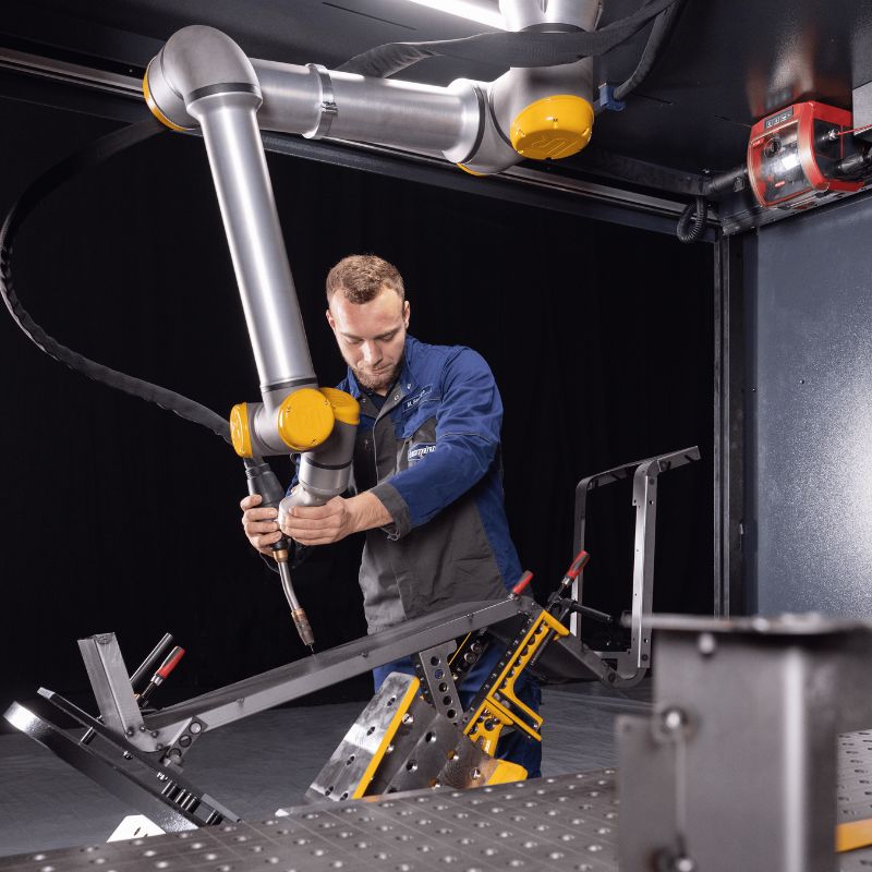 Cobot saldatura UR10e di Universal Robots